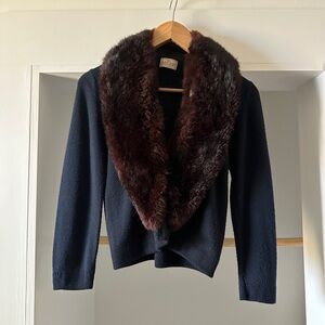 Vintage sweater with faux fur collar